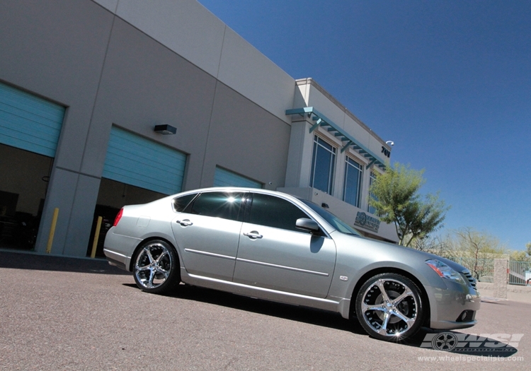 2009 Infiniti M with 20" Giovanna Dalar-5V in Chrome wheels