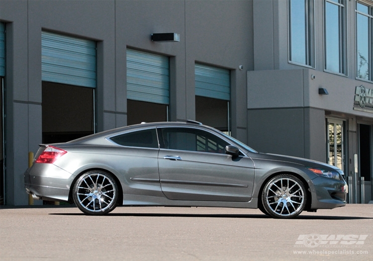 2009 Honda Accord with 20" Giovanna Kilis in Chrome wheels