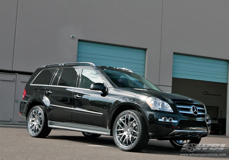 2011 Mercedes-Benz GLS/GL-Class with 22" Giovanna Kilis in Chrome wheels