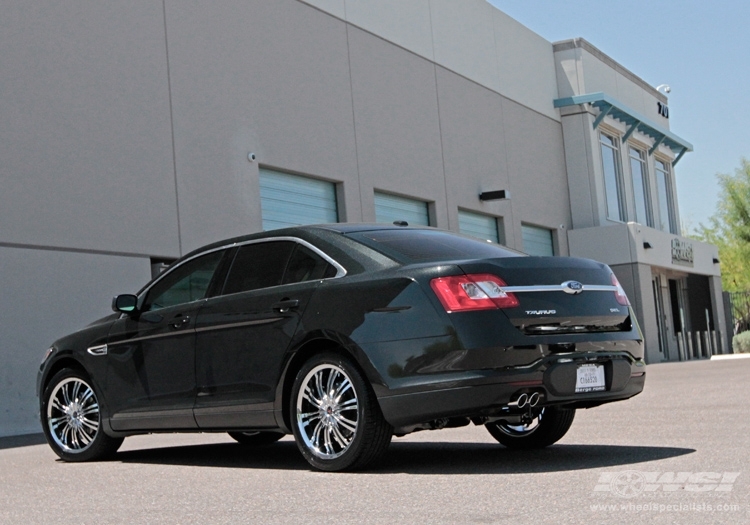 2011 Ford Taurus with 20" Avenue A601 in Chrome wheels