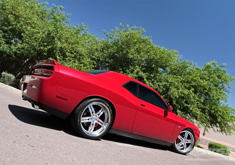 2010 Dodge Challenger with 22" Vossen VVS-078 in Silver wheels