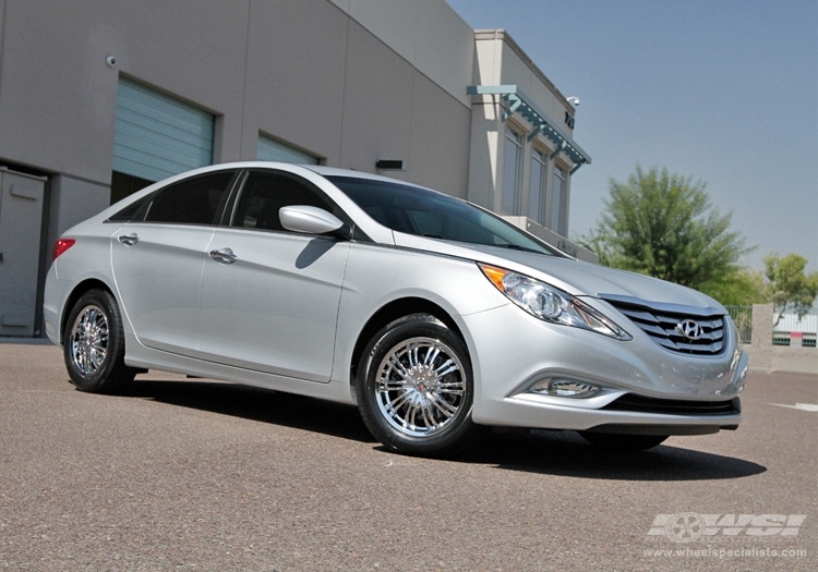 2010 Hyundai Sonata with 16" Avenue A601 in Chrome wheels