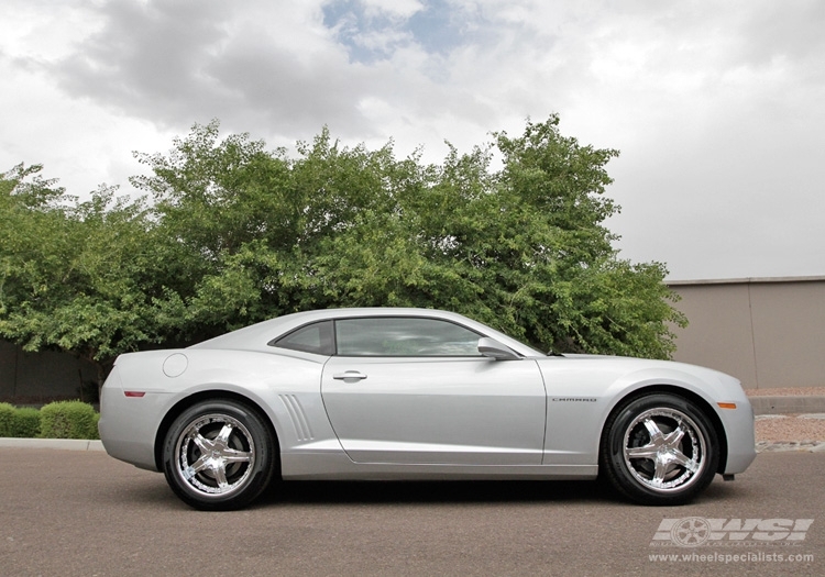 2010 Chevrolet Camaro with 20" MKW M50 in Chrome wheels