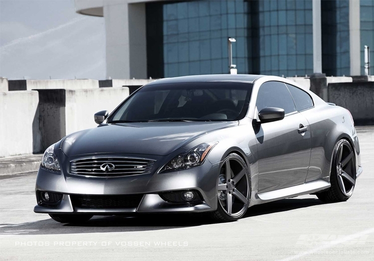 2011 Infiniti G37 Coupe with 20" Vossen CV3-R in Gloss Graphite wheels