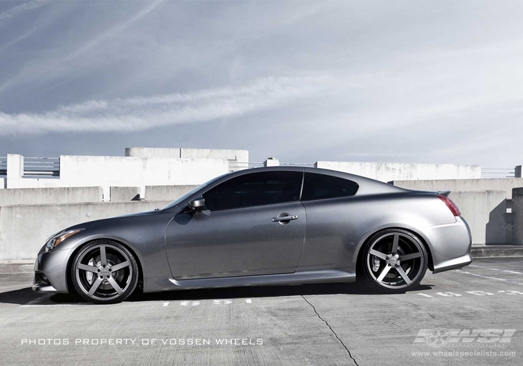 2011 Infiniti G37 Coupe with 20" Vossen CV3-R in Gloss Graphite wheels