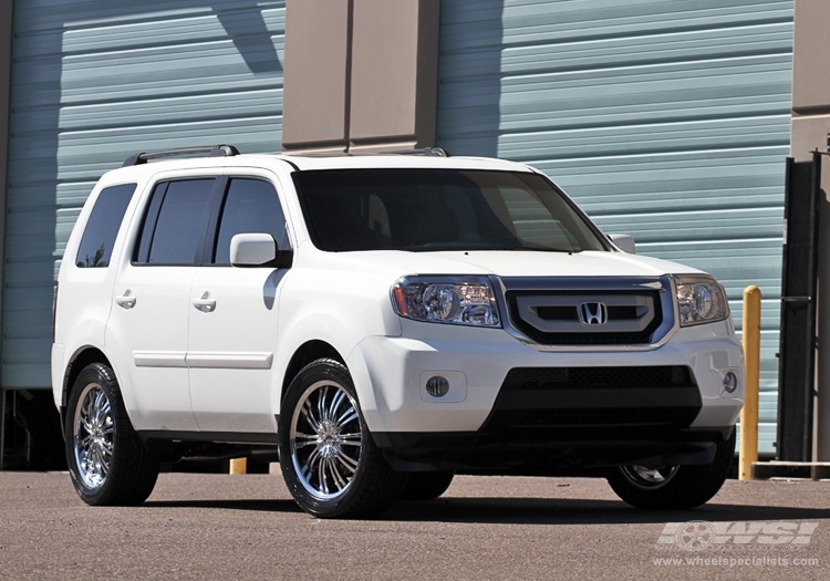 2012 Honda Pilot with 20" Avenue A601 in Chrome wheels