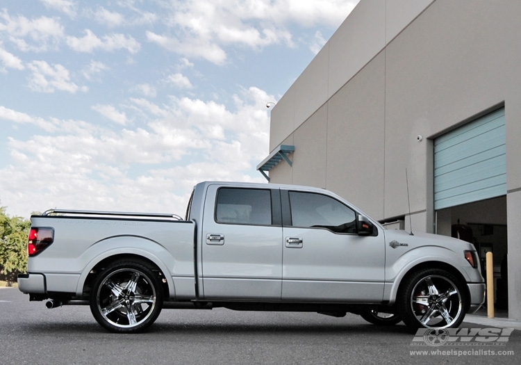 2011 Ford F-150 with 24" 2Crave N15 in Chrome (Black Insert 1) wheels
