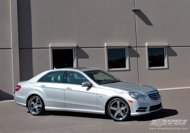 2012 Mercedes-Benz E-Class with 20" Mandrus Mannheim in Chrome wheels