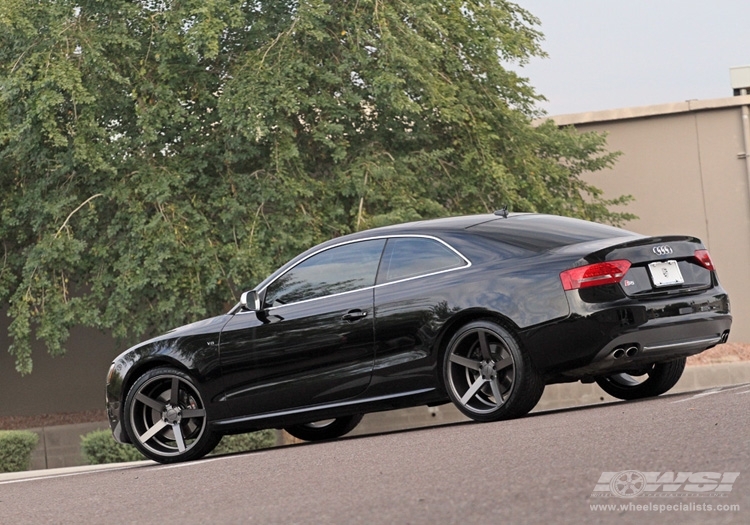 2010 Audi S5 with 20" Vossen CV3-R in Gloss Graphite wheels