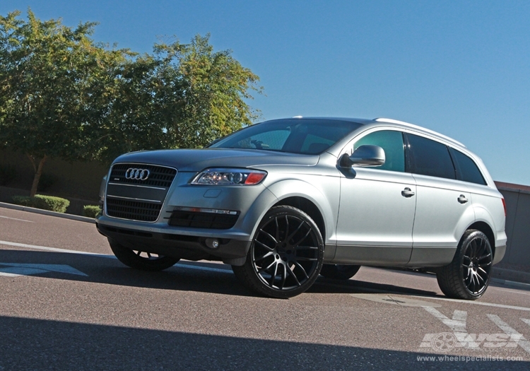 2011 Audi Q7 with 22" Giovanna Kilis in Matte Black wheels