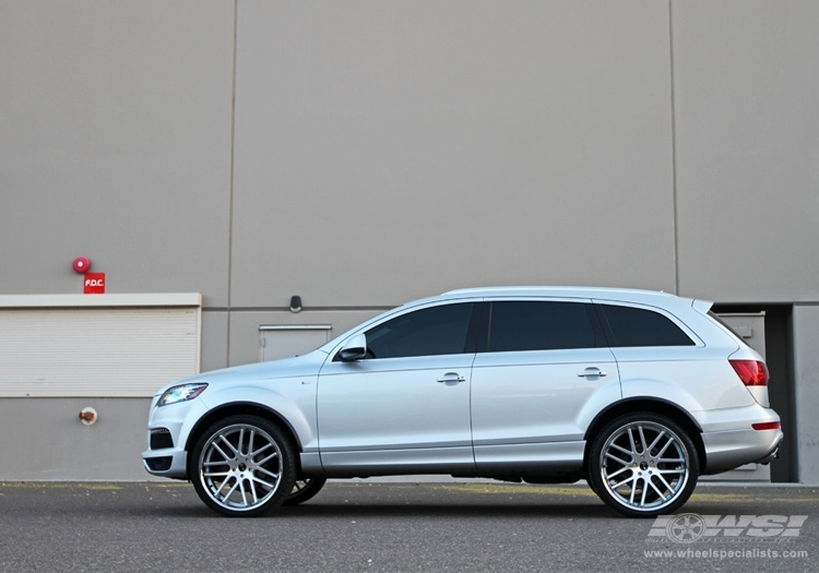 2011 Audi Q7 with 24" Gianelle Yerevan in Machined Silver (Chrome S/S Lip) wheels