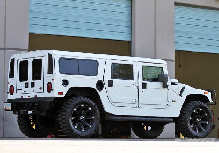 2005 Hummer H1 with 22" Ballistic Off Road 814-Jester in Black (Matte) wheels