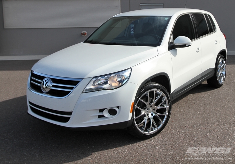 2012 Volkswagen Tiguan with 20" Giovanna Kilis in Chrome wheels