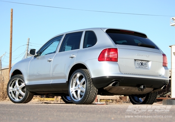 2009 Porsche Cayenne with 22" CEC 856 in Silver (Liquid) wheels