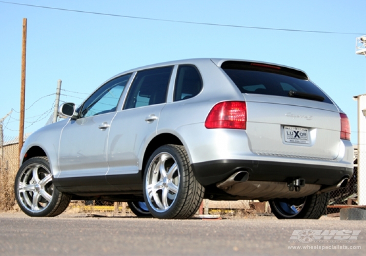 2009 Porsche Cayenne with 22" CEC 856 in Silver (Liquid) wheels