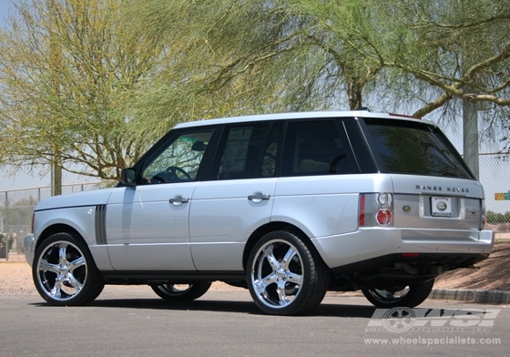 2010 Land Rover Range Rover with 22" CEC 856 in Chrome wheels