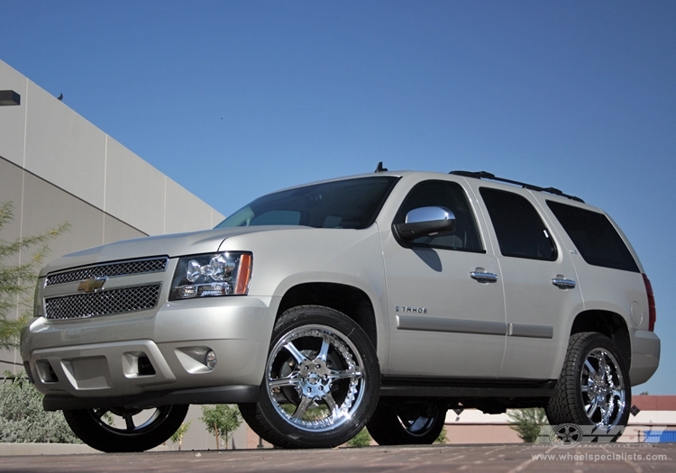 2007 Chevrolet Tahoe with 22" Giovanna Closeouts Gianelle Spezia-6 in Chrome wheels
