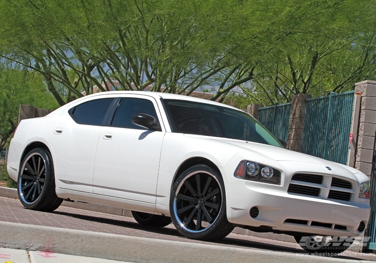 2009 Dodge Charger with 22" Gianelle Santo-2SS in Matte Black (Chrome S/S Lip) wheels