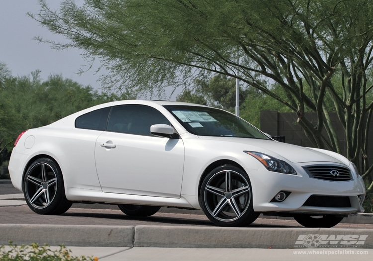 2012 Infiniti G37 Coupe with 20" Vossen CV5 in Matte Graphite (Machined) wheels