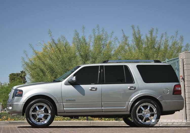 2008 Ford Expedition with 22" Giovanna Closeouts Gianelle Spezia-6 in Chrome wheels