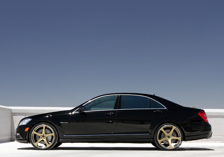 2012 Mercedes-Benz S-Class with 22" GFG Supremo D-2 in Gold (Chrome lip) wheels