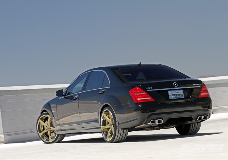 2012 Mercedes-Benz S-Class with 22" GFG Supremo D-2 in Gold (Chrome lip) wheels