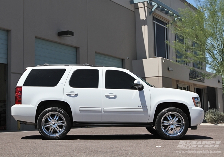 2009 Chevrolet Tahoe with 22" Avenue A607 in Chrome wheels