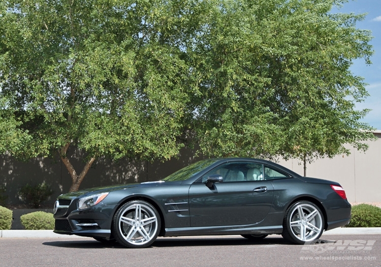2013 Mercedes-Benz SL-Class with 20" Vossen CV5 in Silver (Polished) wheels