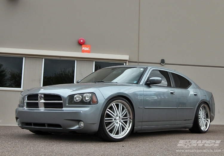 2009 Dodge Charger with 22" Vossen VVS-082 in Silver Machined (DISCONTINUED) wheels