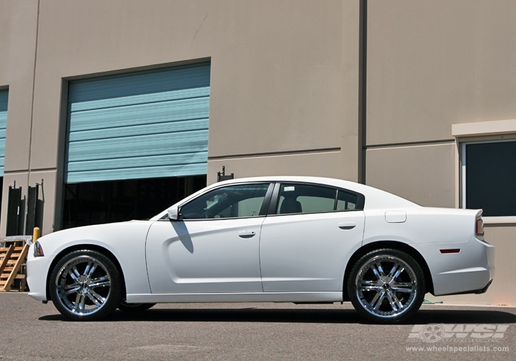 2012 Dodge Charger with 22" Avenue A607 in Chrome wheels