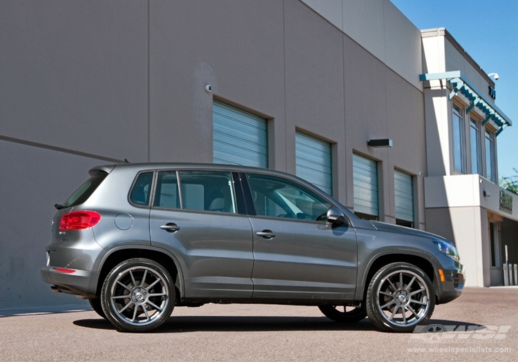 2012 Volkswagen Tiguan with 20" Koko Kuture Lindos in Graphite (Chrome S/S Lip) wheels