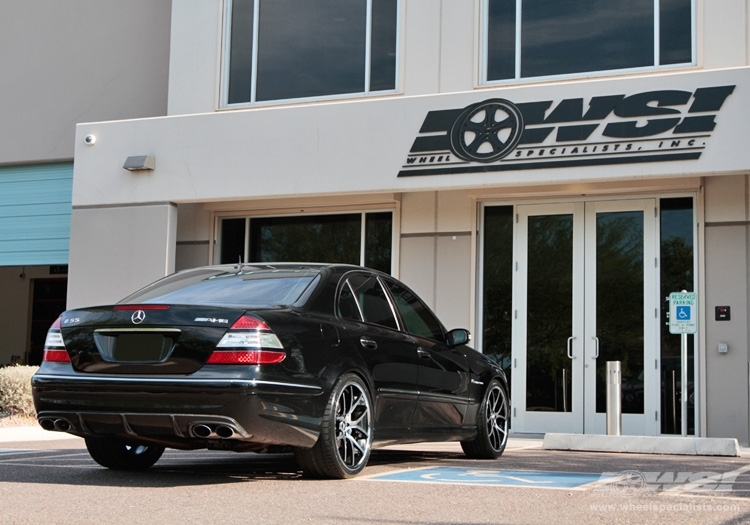 2008 Mercedes-Benz E-Class with 20" Giovanna Monza in Machined Black (Chrome S/S lip) wheels