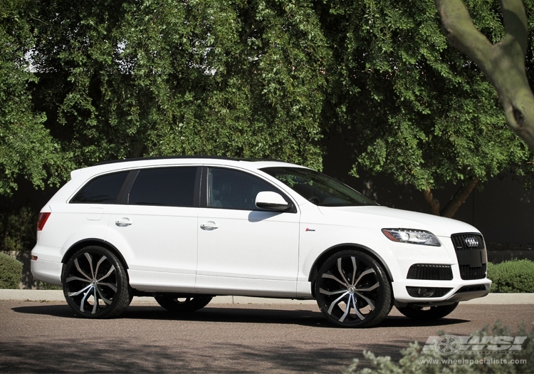 2012 Audi Q7 with 24" Lexani Lust in Gloss Black Machined (Machined Lip) wheels