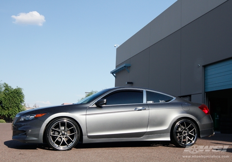 2010 Honda Accord with 20" Giovanna Monza in Graphite (Chrome S/S Lip) wheels