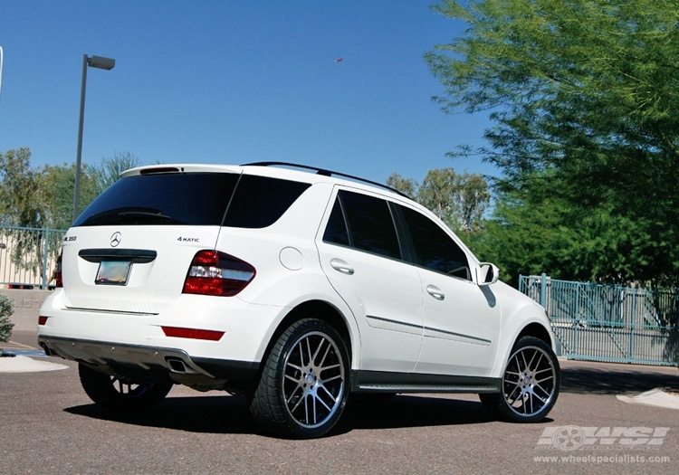 2011 Mercedes-Benz GLE/ML-Class with 22" Gianelle Yerevan in Machined Black (Chrome S/S Lip) wheels