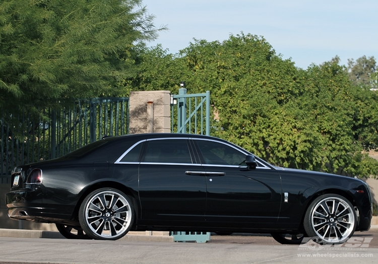 2012 Rolls-Royce Ghost with 24" Duior DF-313 in Chrome (Black Accent) wheels