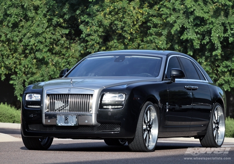 2012 Rolls-Royce Ghost with 24" Duior DF-313 in Chrome (Black Accent) wheels