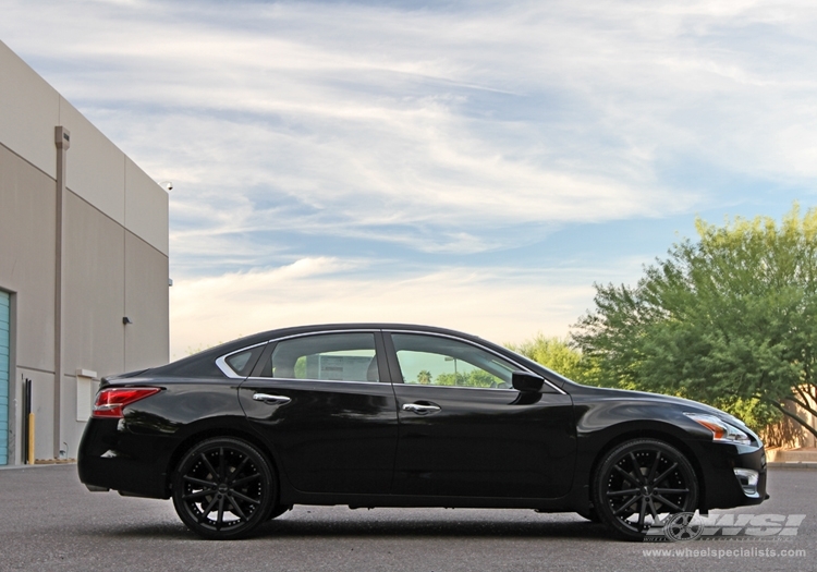 2013 Nissan Altima with 20" Gianelle Spidero-5 in Black wheels