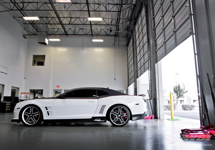 2011 Chevrolet Camaro with 22" Asanti AF-167 in Chrome (Black) wheels