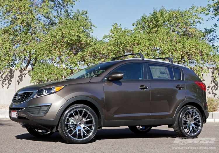 2012 Kia Sportage with 20" Giovanna Kilis in Chrome wheels