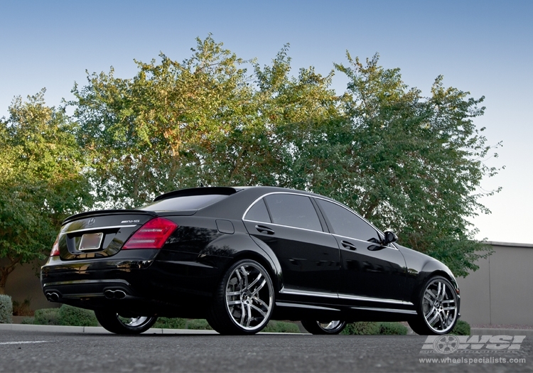2011 Mercedes-Benz S-Class with 22" Koko Kuture Intake in Chrome (1 Piece) wheels