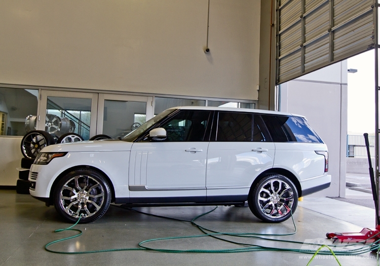 2013 Land Rover Range Rover with 22" ES Designs Oxford 317 in Silver wheels