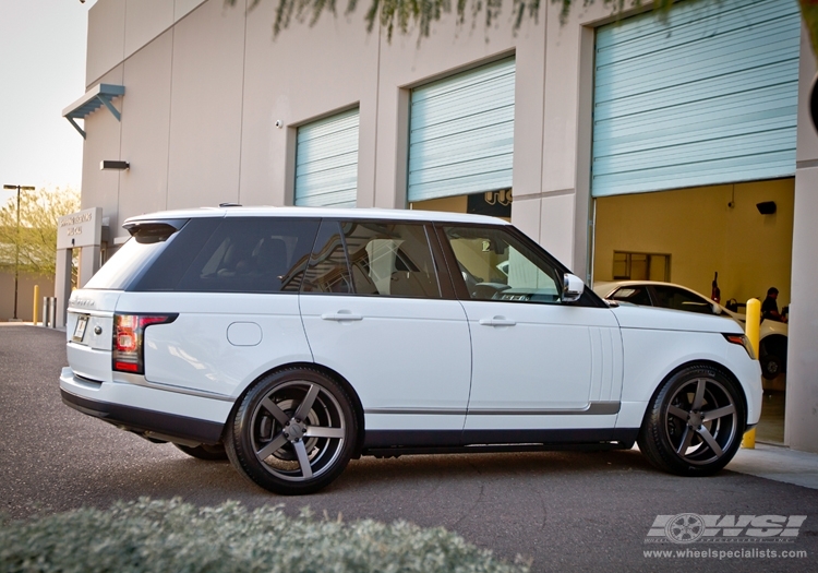 2013 Land Rover Range Rover with 22" Vossen CV3-R in Gloss Graphite wheels