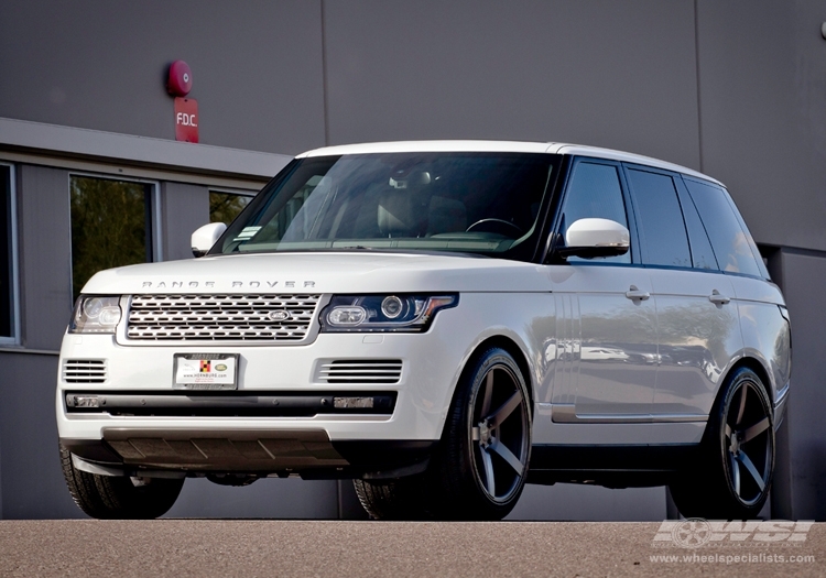 2013 Land Rover Range Rover with 22" Vossen CV3-R in Gloss Graphite wheels