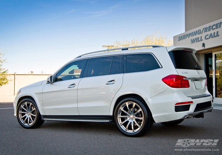 2013 Mercedes-Benz GLS/GL-Class with 22" Gianelle Cuba-10 in Chrome wheels