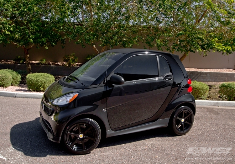 2012 Smart Fortwo with 15" Genius Newton in Matte Black wheels