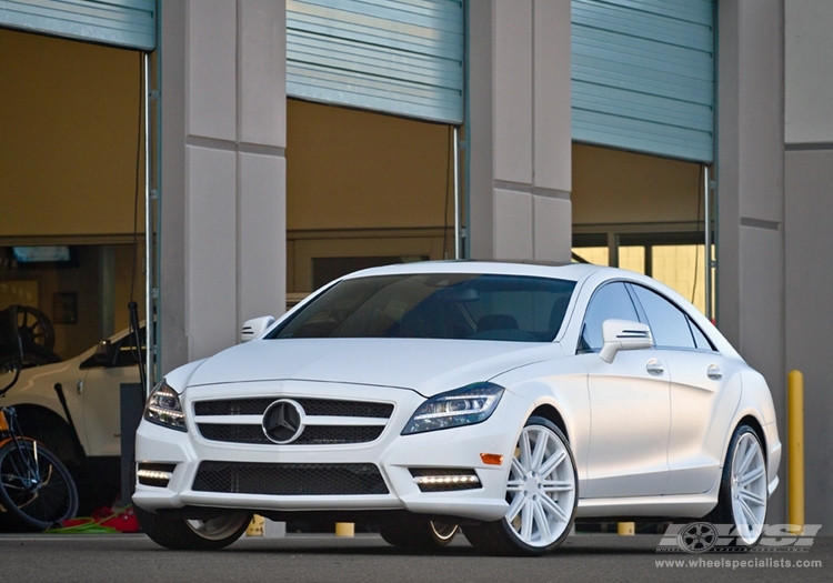 2013 Mercedes-Benz CLS-Class with 20" Vossen CV4 in Silver (Polished) wheels