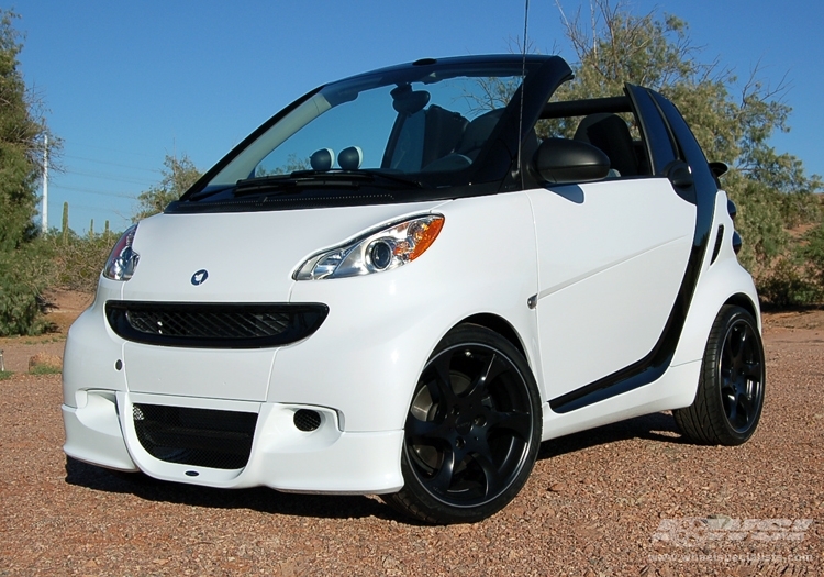 2008 Smart Fortwo with 17" Lorinser Speedy in Matte Black wheels