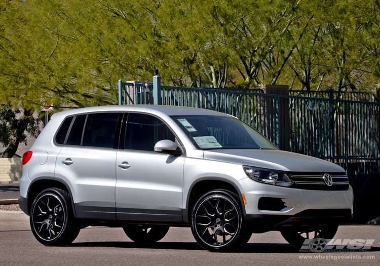 2013 Volkswagen Tiguan with 20" Gianelle Puerto in Matte Black (Ball Cut Details) wheels