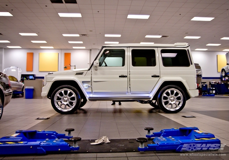 2011 Mercedes-Benz G-Class with 22" Brabus Monoblock E in Silver Machined wheels